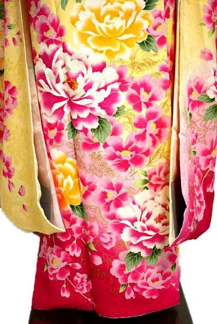 【最高峰】新品同様 暈し染め 金彩 シシュウ 花尽くし 牡丹 可愛い中古振袖 身丈164cm 裄丈66cm T3510 < 女性ファッション  【最高峰】新品同様 暈し染め 金彩 シシュウ 花尽くし 牡丹 可愛い中古振袖 身丈164cm 裄丈66cm T3510 < 女性ファッションの