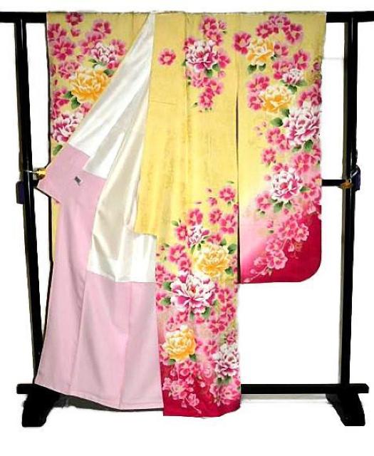 【最高峰】新品同様 暈し染め 金彩 シシュウ 花尽くし 牡丹 可愛い中古振袖 身丈164cm 裄丈66cm T3510 < 女性ファッション  【最高峰】新品同様 暈し染め 金彩 シシュウ 花尽くし 牡丹 可愛い中古振袖 身丈164cm 裄丈66cm T3510 < 女性ファッションの