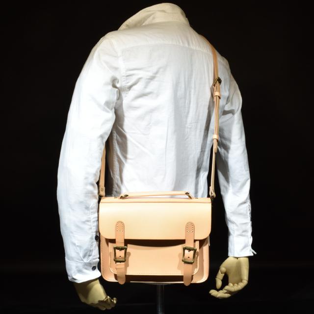 ◆生成りハンドメイド 牛本革 自立式ショルダーバッグ◆b39 < 女性ファッション  ◆生成りハンドメイド 牛本革 自立式ショルダーバッグ◆b39 < 女性ファッションの