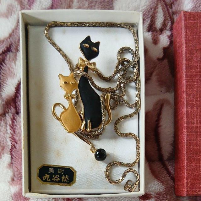 九谷焼の猫のブローチ 昭和レトロ < 女性アクセサリー/時計 九谷焼の猫のブローチ 昭和レトロ < 女性アクセサリー/時計の