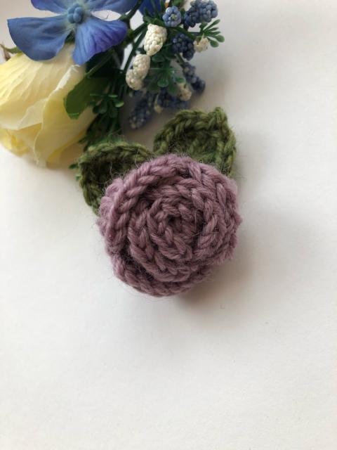 ハンドメイド ブローチ ヘアゴム 巻き巻き薔薇 ウール パープル < 女性ファッション  ハンドメイド ブローチ ヘアゴム 巻き巻き薔薇 ウール パープル  < 女性ファッションの