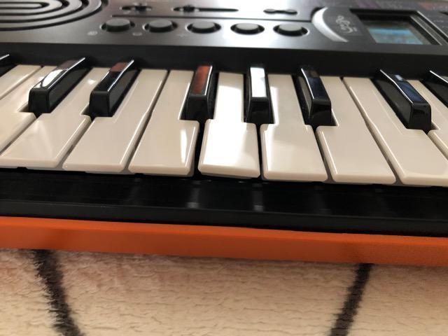 カシオ ピアノ キーボード SA-76 オレンジ < ホビー  カシオ ピアノ キーボード SA-76 オレンジ < ホビーの
