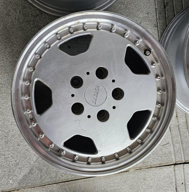 LIZEA fBbVA~zC[15C`6.5J +45 PCD114.3 5H 5 nu73(葪)zC[̂ 4  /oCN