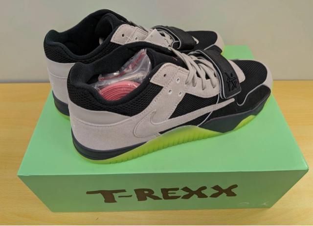 Travis Scott × Chase B × Nike Jordan Jumpman Jack TR CJ1 32cm < 男性ファッション Travis Scott × Chase B × Nike Jordan Jumpman Jack TR CJ1 32cm < 男性ファッションの