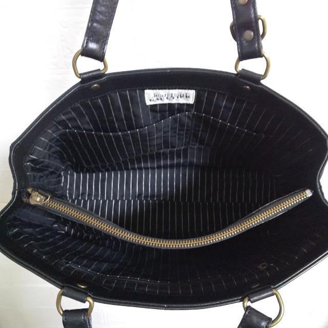 【廃盤】激レア!!ゴルチエ★薔薇型押しトートbag(黒)★新品同様 < ブランド  【廃盤】激レア!!ゴルチエ★薔薇型押しトートbag(黒)★新品同様 < ブランドの