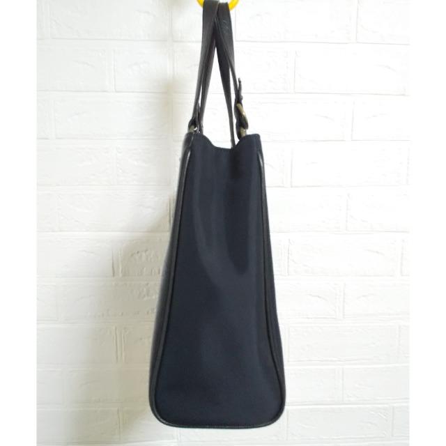 【廃盤】激レア!!ゴルチエ★薔薇型押しトートbag(黒)★新品同様 < ブランド  【廃盤】激レア!!ゴルチエ★薔薇型押しトートbag(黒)★新品同様 < ブランドの