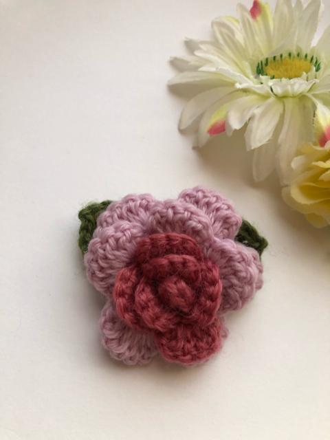 ハンドメイド ブローチ コサージュ  薔薇 ウール axes好き < 女性ファッション  ハンドメイド ブローチ コサージュ  薔薇 ウール axes好き < 女性ファッションの