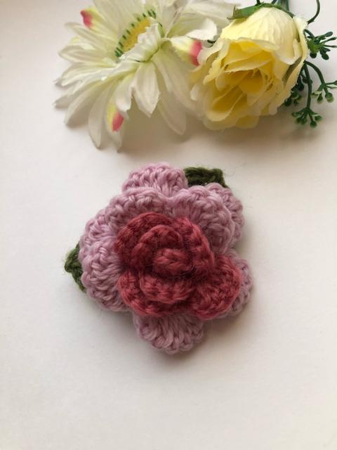 ハンドメイド ブローチ コサージュ  薔薇 ウール axes好き < 女性ファッション  ハンドメイド ブローチ コサージュ  薔薇 ウール axes好き < 女性ファッションの