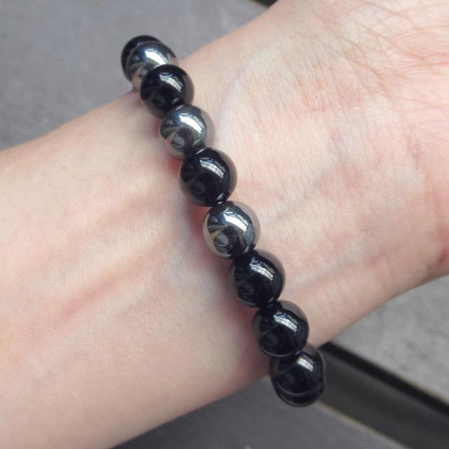 オニキスxヘマタイトブレスレット 天然石 パワーストーン < 女性アクセサリー/時計 オニキスxヘマタイトブレスレット 天然石 パワーストーン < 女性アクセサリー/時計の