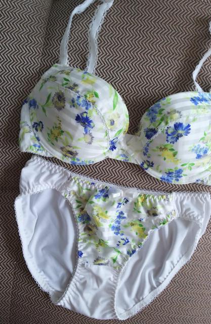 D70/M★intesucre★花柄シフォンブラジャーショーツセット★新品★タグ付き★送料無料 < 女性ファッション  D70/M★intesucre★花柄シフォンブラジャーショーツセット★新品★タグ付き★送料無料 < 女性ファッションの