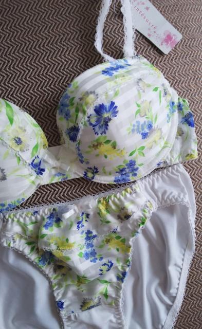D70/M★intesucre★花柄シフォンブラジャーショーツセット★新品★タグ付き★送料無料 < 女性ファッション  D70/M★intesucre★花柄シフォンブラジャーショーツセット★新品★タグ付き★送料無料 < 女性ファッションの