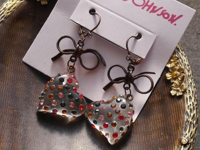 新品 ゴスロリ姫系 アンティーク調ゴシックゆらゆらクリアハートストーンピアス BETSEY JOHNSON < 女性アクセサリー/時計 新品 ゴスロリ姫系 アンティーク調ゴシックゆらゆらクリアハートストーンピアス BETSEY JOHNSON < 女性アクセサリー/時計の