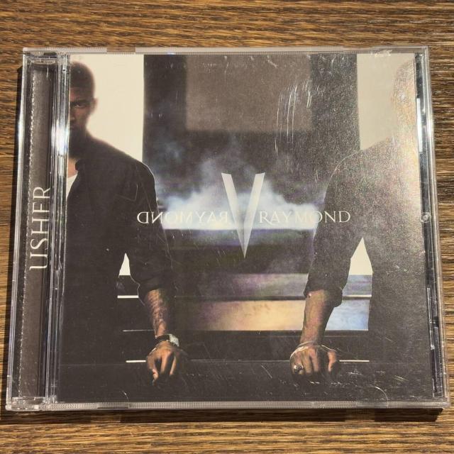 【USHER (アッシャー)】RAYMOND V RAYMOND < CD/DVD/ビデオ 【USHER (アッシャー)】RAYMOND V RAYMOND < CD/DVD/ビデオの