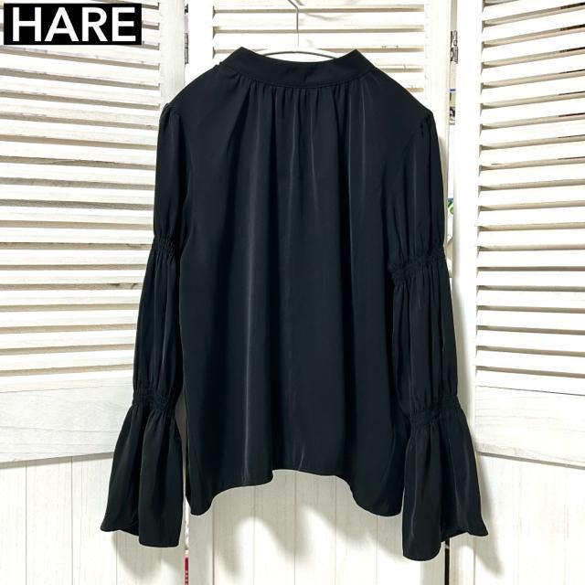 極美品 HARE ハレ 2WAYスリット シャーリング ブラウス < ブランド 極美品 HARE ハレ 2WAYスリット シャーリング ブラウス < ブランドの