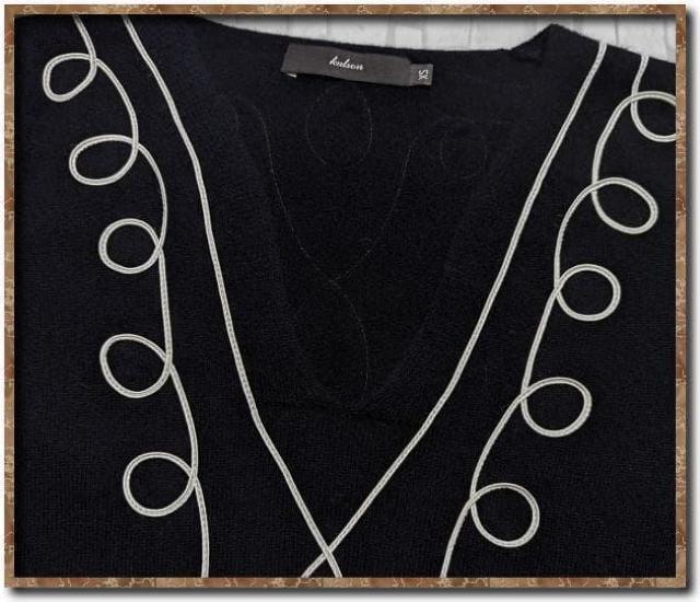 カルソン カシミヤ100%刺繍入りVネックニット 濃紺 < 女性ファッション カルソン カシミヤ100%刺繍入りVネックニット 濃紺 < 女性ファッションの