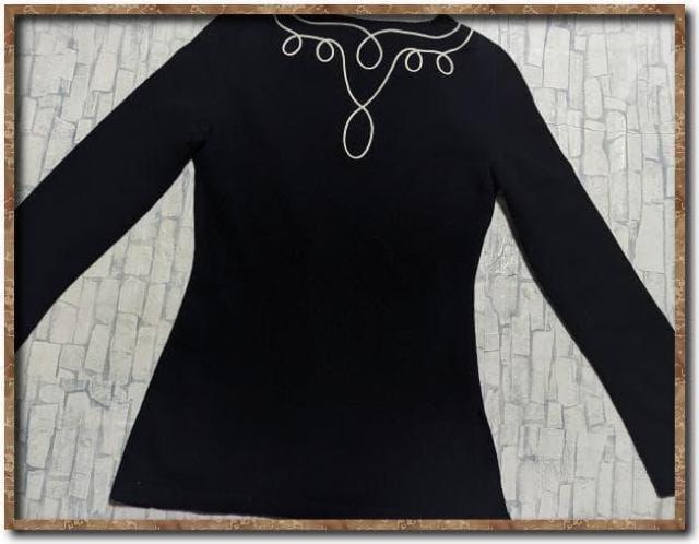 カルソン カシミヤ100%刺繍入りVネックニット 濃紺 < 女性ファッション カルソン カシミヤ100%刺繍入りVネックニット 濃紺 < 女性ファッションの