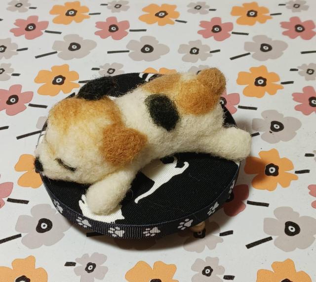 �r�уt�F���g �L�����ۃx�b�g�ɐQ���ׂ�v�`��񂿂�� �� �y�b�g/��|/���|�� 