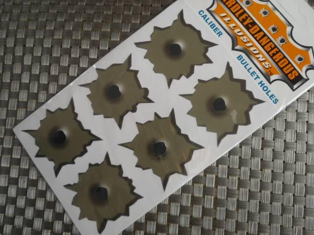 ● 送料無料!撃たれました!弾痕6連発 ステッカー限定処分品 < 自動車/バイク ● 送料無料!撃たれました!弾痕6連発 ステッカー限定処分品 < 自動車/バイク