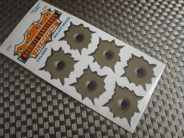 ● 送料無料!撃たれました!弾痕6連発 ステッカー限定処分品 < 自動車/バイク ● 送料無料!撃たれました!弾痕6連発 ステッカー限定処分品 < 自動車/バイク
