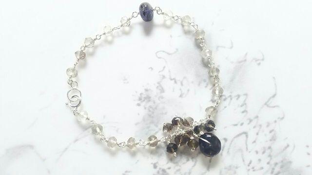 *スモーキークォーツとアイオライトのブレス*SF 18043 < 女性アクセサリー/時計 *スモーキークォーツとアイオライトのブレス*SF 18043 < 女性アクセサリー/時計の