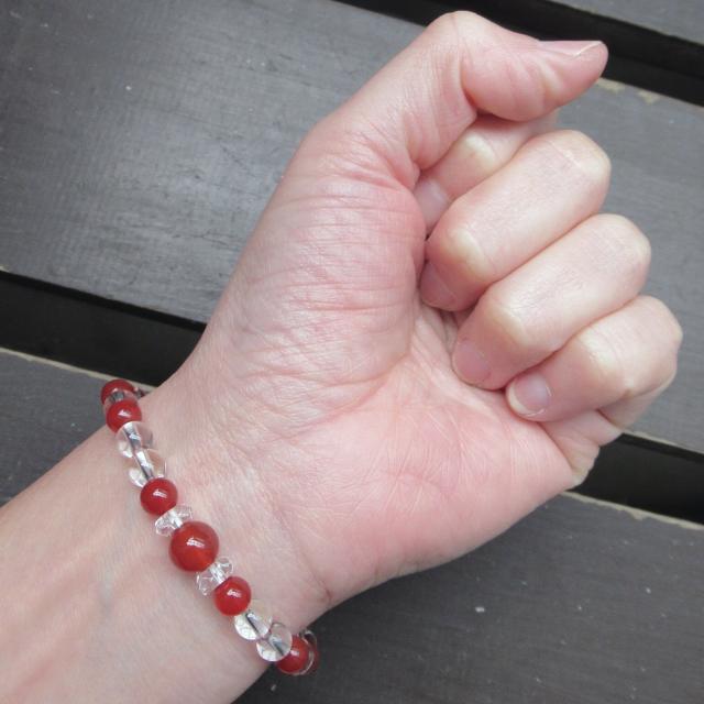 カーネリアンx水晶ブレスレット < 女性アクセサリー/時計 カーネリアンx水晶ブレスレット < 女性アクセサリー/時計の