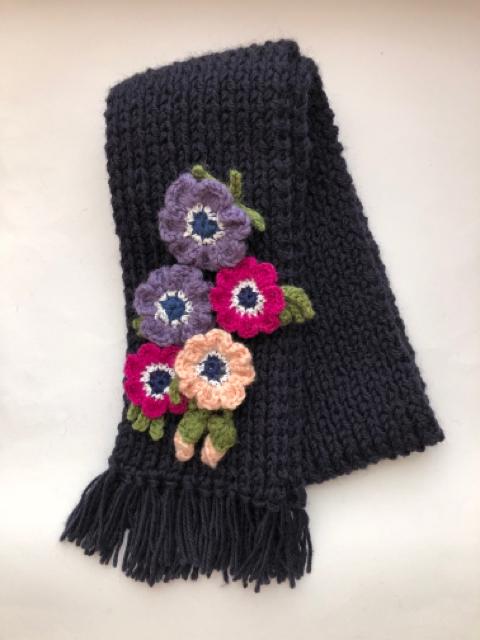 ハンドメイド マフラー ウール100%  アネモネいっぱい♪ 紺色 < 女性ファッション  ハンドメイド マフラー ウール100%  アネモネいっぱい♪ 紺色 < 女性ファッションの