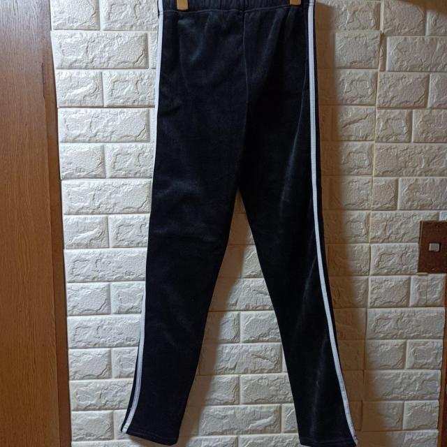 新品★裏シャギーベロア2本ラインレギパン/M < 女性ファッション  新品★裏シャギーベロア2本ラインレギパン/M < 女性ファッションの