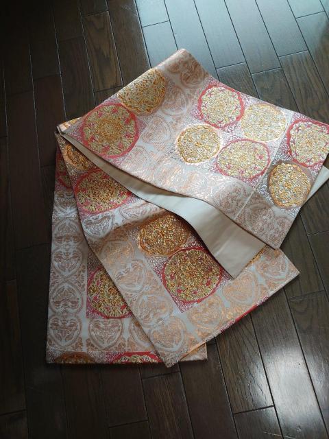 USED、六通の袋帯、ベージュにゴールド、花紋みたいな柄 < 女性ファッション  USED、六通の袋帯、ベージュにゴールド、花紋みたいな柄  < 女性ファッションの