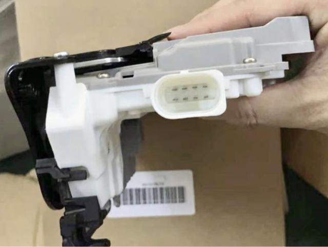 希少■送料無料 Audi アウディ ドアロック アクチュエーター フロント左 8J2837015A A4 A5 Q5 Q7 TT < 自動車/バイク 希少■送料無料 Audi アウディ ドアロック アクチュエーター フロント左 8J2837015A A4 A5 Q5 Q7 TT < 自動車/バイク