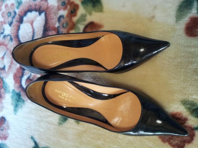 セルジオロッシ パンプス ブラック エナメル 正規品 美品 < ブランド  セルジオロッシ パンプス ブラック エナメル 正規品 美品  < ブランドの