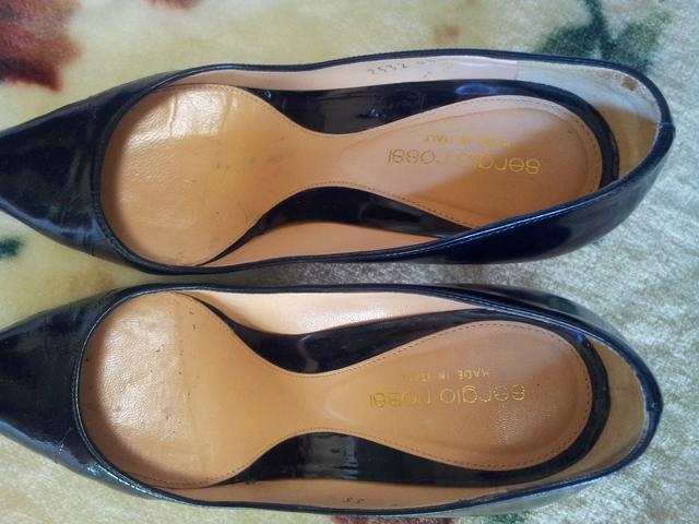 セルジオロッシ パンプス ブラック エナメル 正規品 美品 < ブランド  セルジオロッシ パンプス ブラック エナメル 正規品 美品 < ブランドの