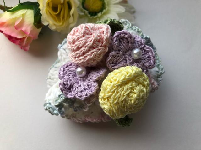 ハンドメイド  ボリューム シュシュ 巻き巻き薔薇とパステル花 < 女性ファッション  ハンドメイド  ボリューム シュシュ 巻き巻き薔薇とパステル花 < 女性ファッションの