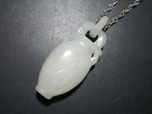 天然石★ミャンマー翡翠 寶瓶 ペンダント < 女性アクセサリー/時計  天然石★ミャンマー翡翠 寶瓶 ペンダント < 女性アクセサリー/時計の