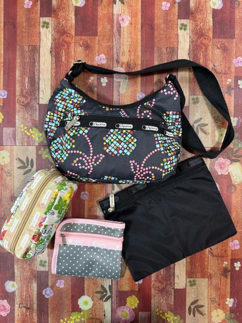 ���ӂ����߂ā�LeSportsac�o�b�N�E�|�[�`�E�������ꁚ4�_�܂Ƃߔ��聚1000�~�X�^�[�g���ɔ��i 
