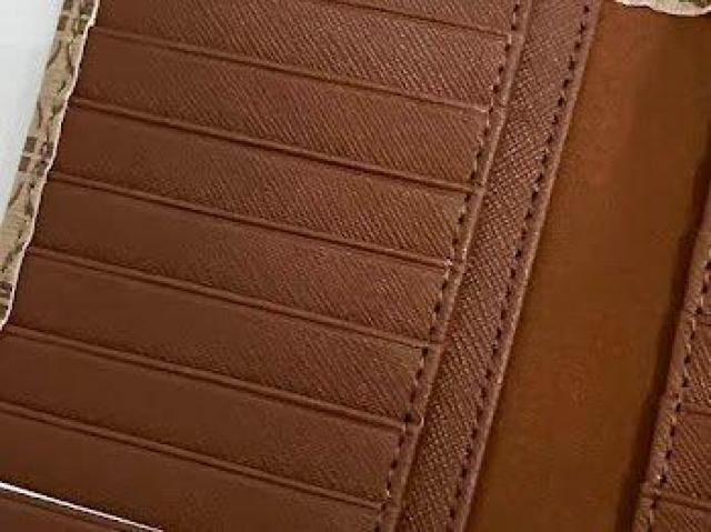 Fossil tHbV J[hP[X fB[X }fB\ vg  ^u Nb` uE  uh 