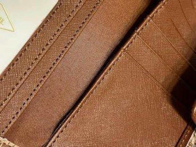 Fossil tHbV J[hP[X fB[X }fB\ vg  ^u Nb` uE  uh 