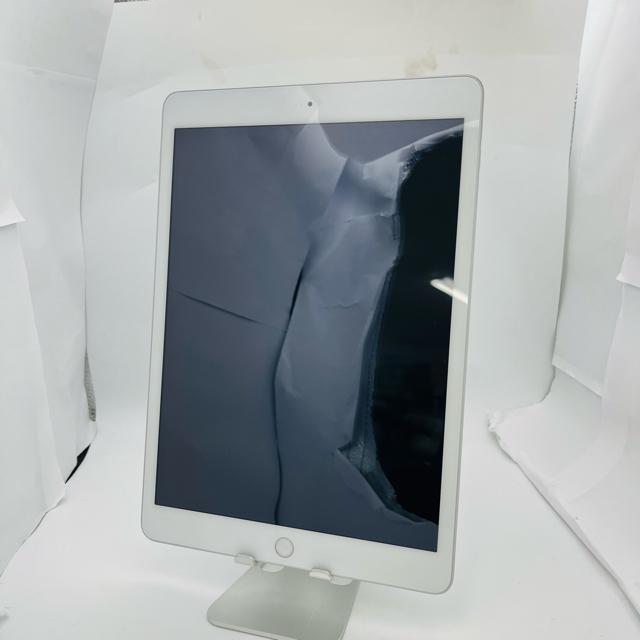 S 98% iPad 8 ��8���� 32 GB Wi-Fi �V���o�[ �{�� �� PC�{��/���Ӌ@��� 