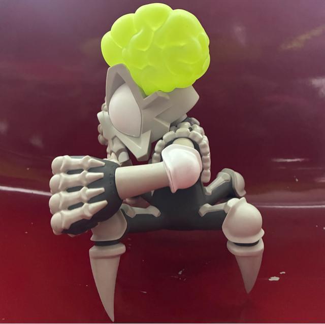 �s�V�[�N���b�g�x�[�X�t�t�B�M���A secretbase balzac �o�E���e�B�[�n���^�[ TWIM TOY2R �f�U�C�i�[�Y�g�C �� �z�r�[�� 