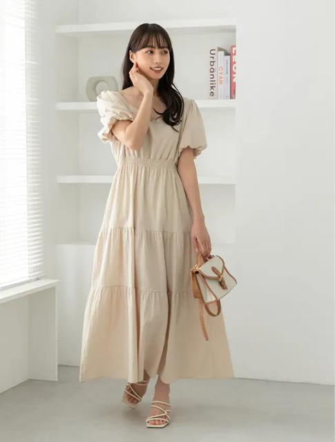 インスタグラマー限定コラボ●定価6,028円●パフスリーブリネン混ティアードワンピース●M ベージュ●sonkyo1013 < 女性ファッション  インスタグラマー限定コラボ●定価6,028円●パフスリーブリネン混ティアードワンピース●M ベージュ●sonkyo1013 < 女性ファッションの