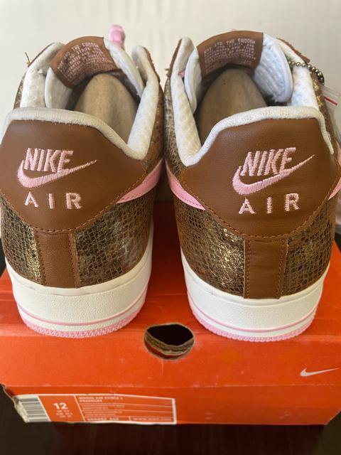 CO@NIKE WMNS AIR FORCE 1 PREMIUM [GOLD SNAKE/PINK] GAtH[X1 Xl[N  uh 
