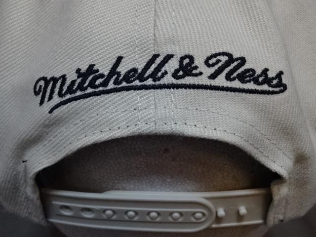 【Mitchell & Ness】 NBAブレイザーズ ツバ裏部分 迷彩柄 キャップ < 男性ファッション  【Mitchell & Ness】 NBAブレイザーズ ツバ裏部分 迷彩柄 キャップ < 男性ファッションの