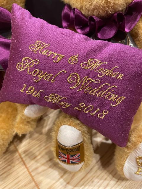 希少 メリーソート ロイヤルウェディングベア 限定品 ヘンリー王子 メーガン妃 < おもちゃ 希少 メリーソート ロイヤルウェディングベア 限定品 ヘンリー王子 メーガン妃 < おもちゃの