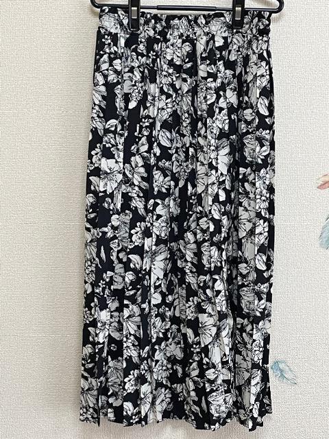 新品未使用★さらっと生地お花柄プリーツフレアスカート < 女性ファッション  新品未使用★さらっと生地お花柄プリーツフレアスカート  < 女性ファッションの