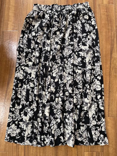 新品未使用★さらっと生地お花柄プリーツフレアスカート < 女性ファッション  新品未使用★さらっと生地お花柄プリーツフレアスカート < 女性ファッションの