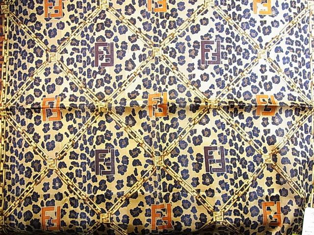 500円スタ【未使用品】FENDI(フェンディ)大判ハンカチ/ミニスカーフにも58x58cm < ブランド 500円スタ【未使用品】FENDI(フェンディ)大判ハンカチ/ミニスカーフにも58x58cm < ブランドの