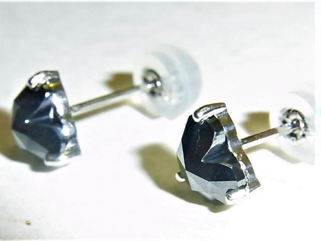 Pt900プラチナ スタッド ピアス ブラックダイヤ0.66×2 ハート型 < 女性アクセサリー/時計  Pt900プラチナ スタッド ピアス ブラックダイヤ0.66×2 ハート型 < 女性アクセサリー/時計の