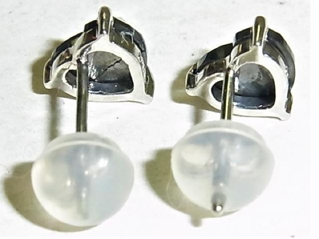 Pt900プラチナ スタッド ピアス ブラックダイヤ0.66×2 ハート型 < 女性アクセサリー/時計  Pt900プラチナ スタッド ピアス ブラックダイヤ0.66×2 ハート型 < 女性アクセサリー/時計の