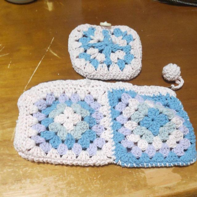 手編みのポーチ2個 < ペット/手芸/園芸  手編みのポーチ2個  < ペット/手芸/園芸の