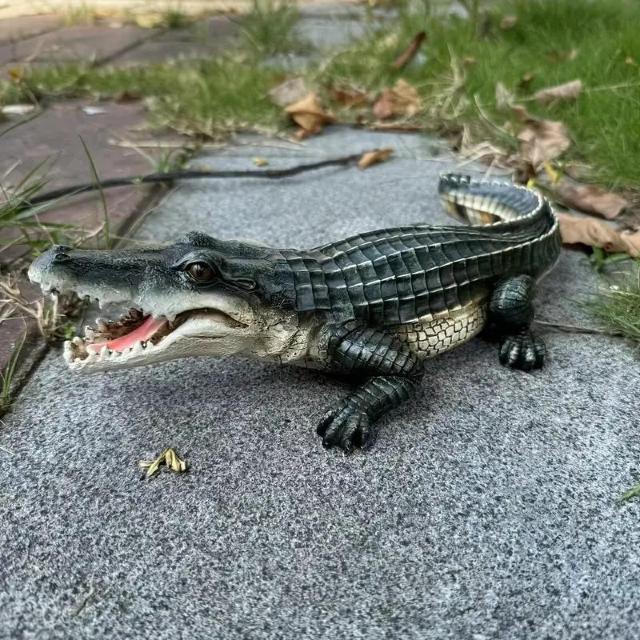爆ヤス価格2990円★13インチのリアルなワニの置物 - 庭、パティオ用の樹脂製動物の装飾 - 屋内と屋外の使用、電気不要 < ホビー 爆ヤス価格2990円★13インチのリアルなワニの置物 - 庭、パティオ用の樹脂製動物の装飾 - 屋内と屋外の使用、電気不要 < ホビーの