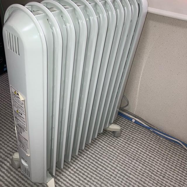デロンギ 社製 オイル密閉式ラジエター型ヒーター V551115EFS 伊製 オイルヒーター < 家電/AV デロンギ 社製 オイル密閉式ラジエター型ヒーター V551115EFS 伊製 オイルヒーター < 家電/AVの